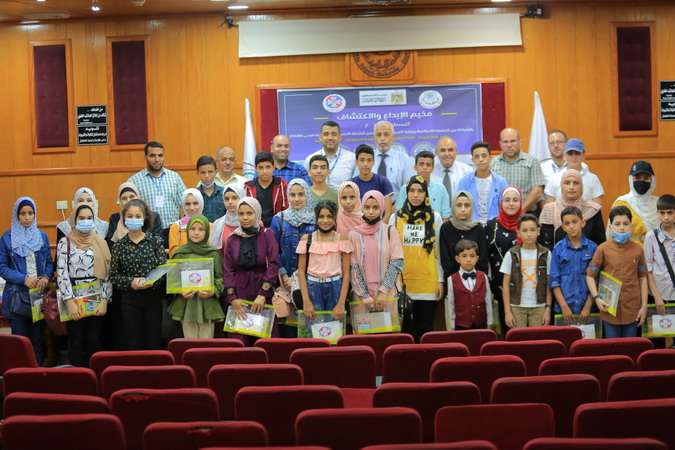 افتتاح فعاليات المخيم الطلابي “الإبداع والاكتشاف” في الجامعة الإسلامية