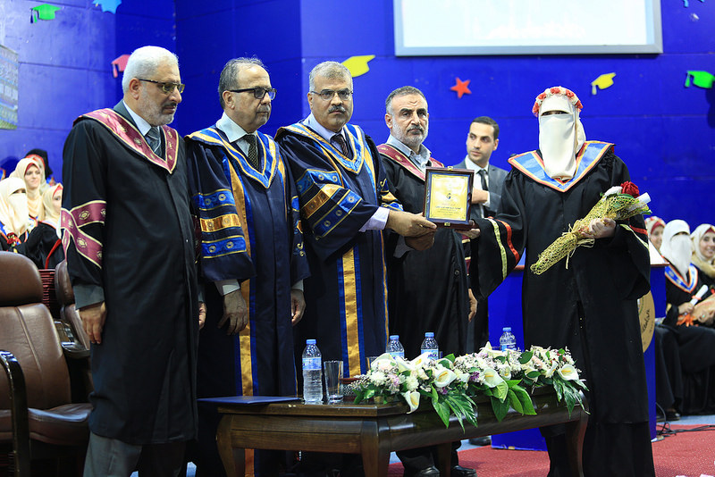 الاحتفال في الجامعة الإسلامية بتخريج دفعة جديدة من طالبات كلية أصول الدين