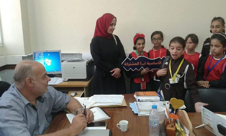 وفدا زائراً من طالبات مدرسة البراق