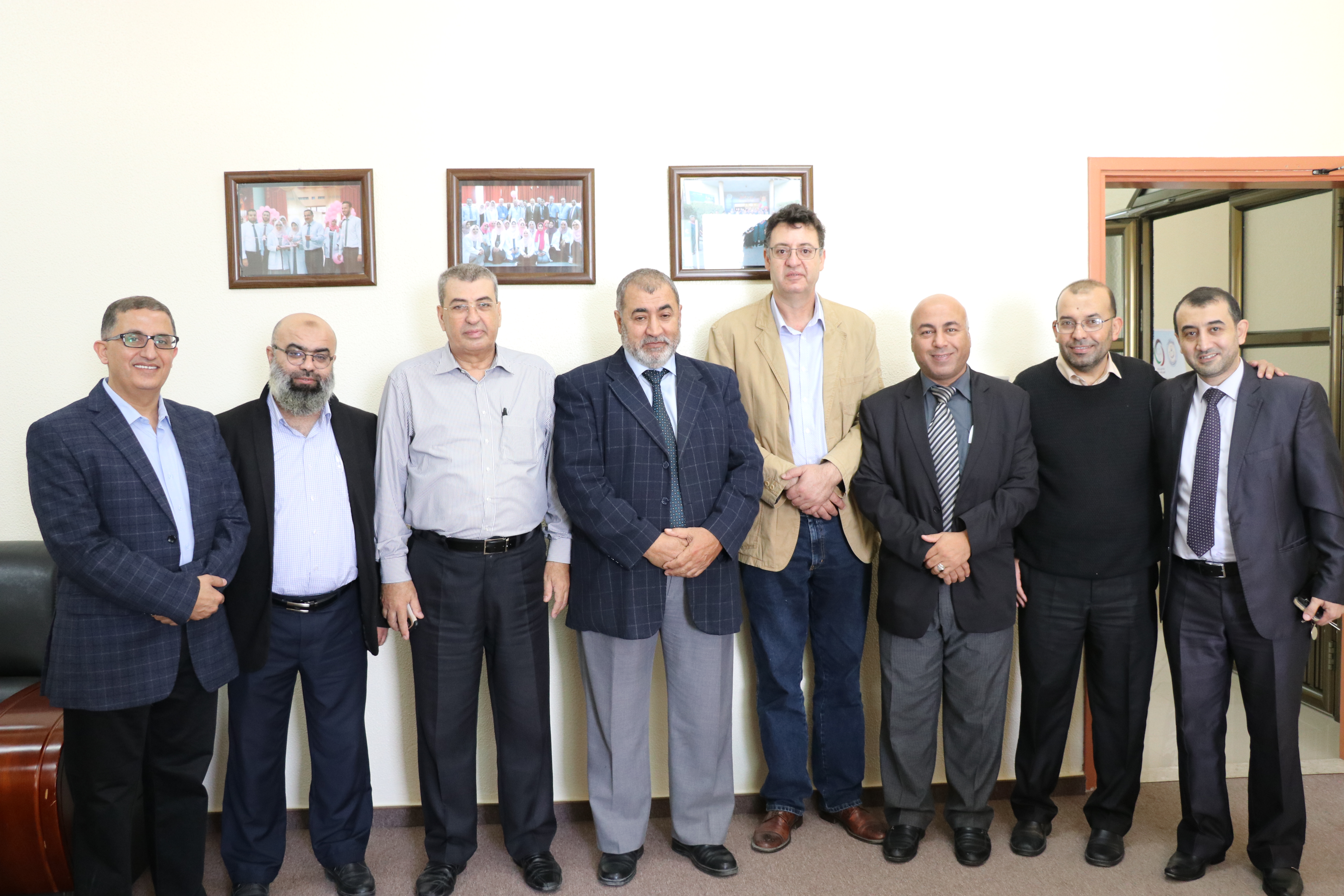 الطب “بالإسلامية” تستقبل وفد طبي متخصص بجراحة الأسنان