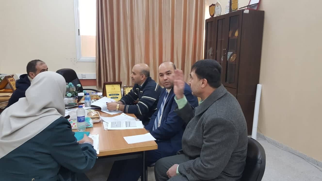 عقد قسم التدريب الميداني برئاسة د. مجدي عقل  اليوم الأربعاء الموافق 19/12 /2018  اجتماع مع قسم البرمجة