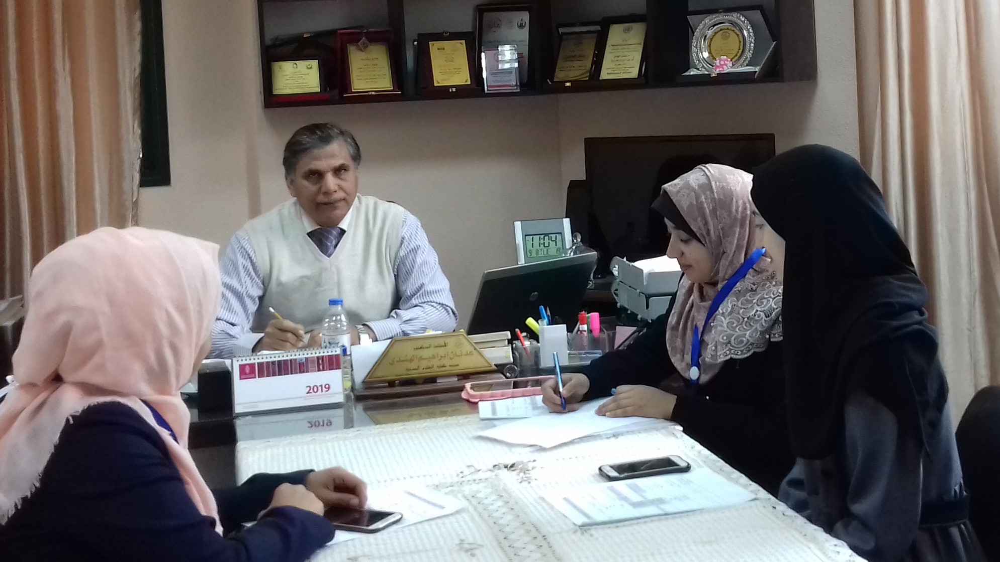عميد كلية العلوم الصحية يلتقي بفريق النادي الصحي التابع لمجلس الطالبات