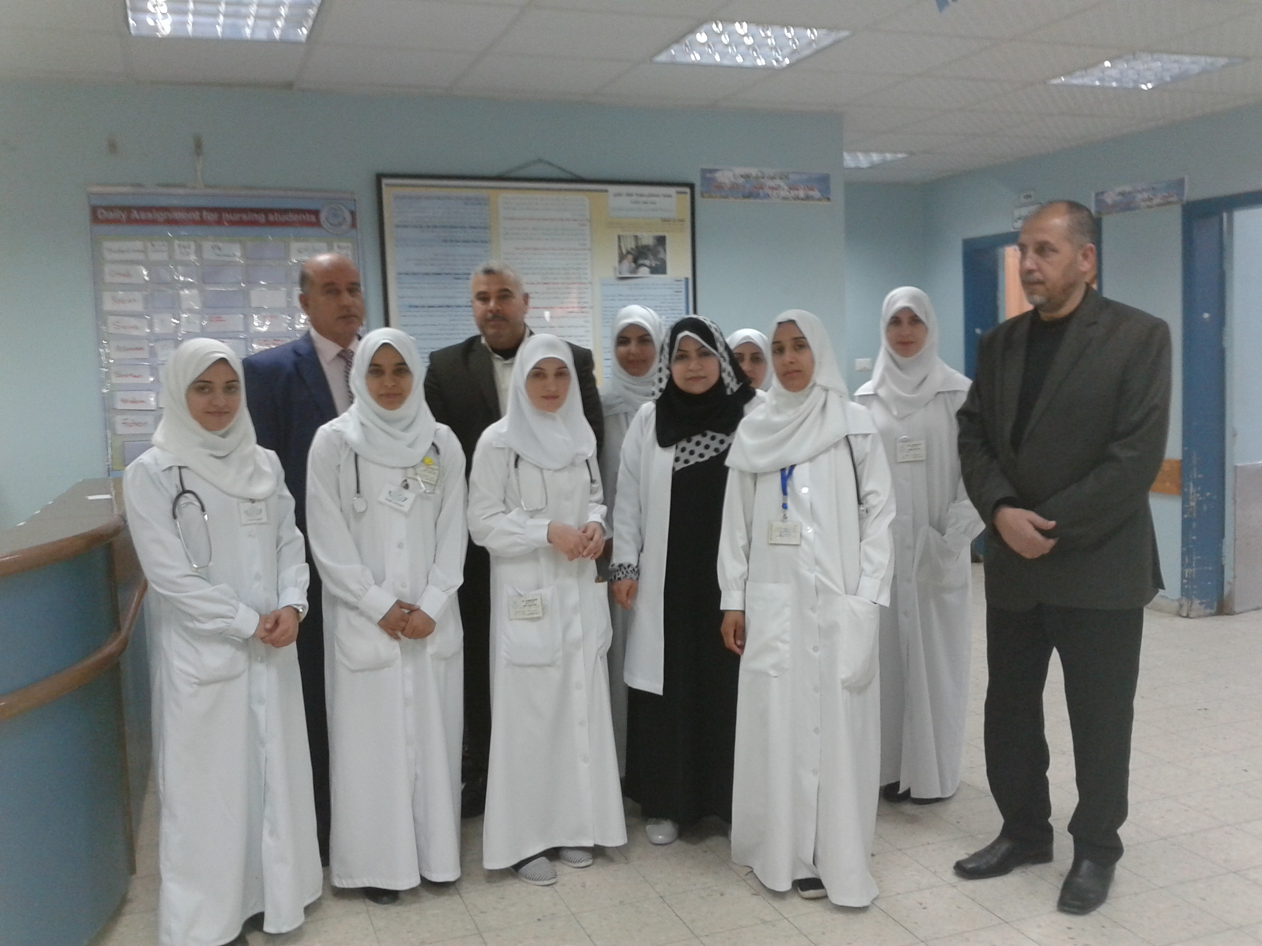 عمادة كلية التمريض وقسم التدريب العملى فى زيارة تفقدية ميدانية لطالبات القبالة القانونية