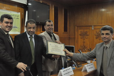 يوم دراسي بكلية الشريعة والقانون يطالب بعرض مشروع قانون العقوبات على المختصين من علماء الفقه الإسلامي والقانونيين