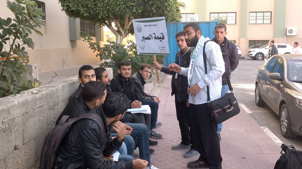 نادي الشريعة والقانون ينفذ حملات دعوية في ساحات الجامعة