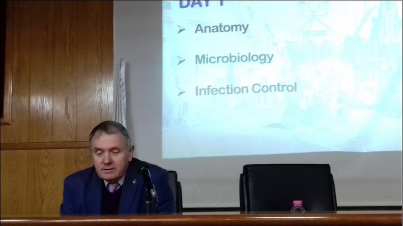 IUG Medical School hosts Sir. Robert Spencer, an Infection Control expert