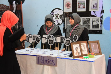 English Department at  IUG hosts “The Victorian Women Day”