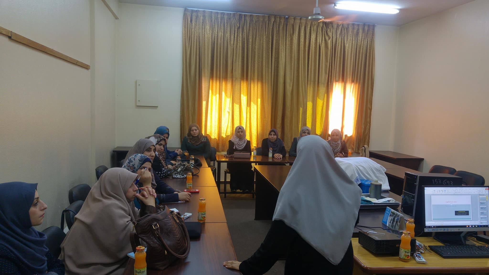 قسم القبالة يعقد محاضرة تنشيطية لمشرفات التدريب الميداني