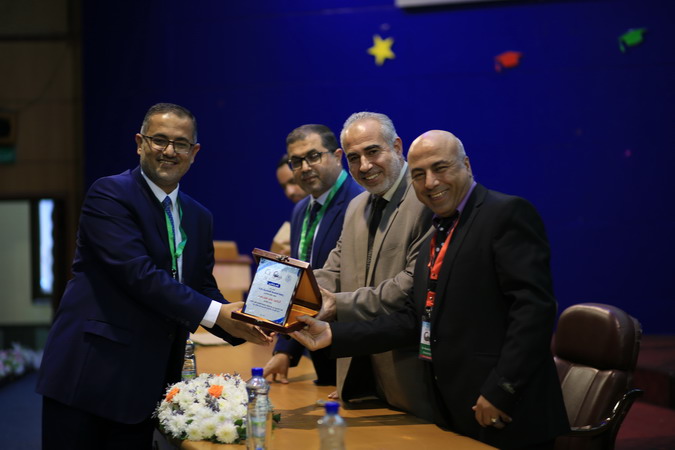Conclusion of the conference “Managing crises and health disasters in the Gaza Strip” at the Islamic University