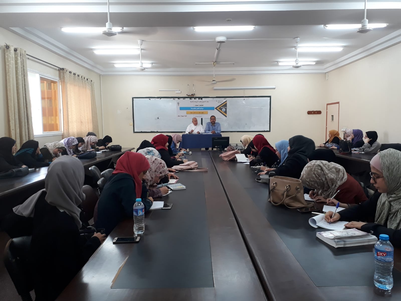 محاضرة علمية ضمن نشاطات مركز التأصيل للعلوم التربوية والنفسية