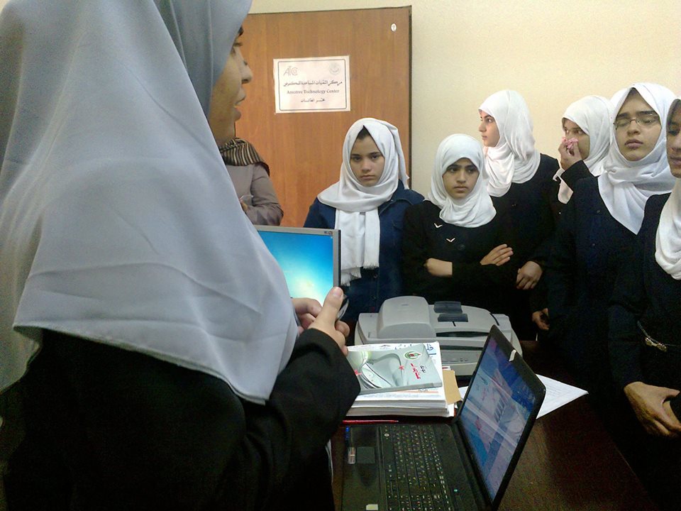 مركز التقنيات المساعدة يستقبل زيارة مجموعة من طالبات مدرسة كفر قاسم