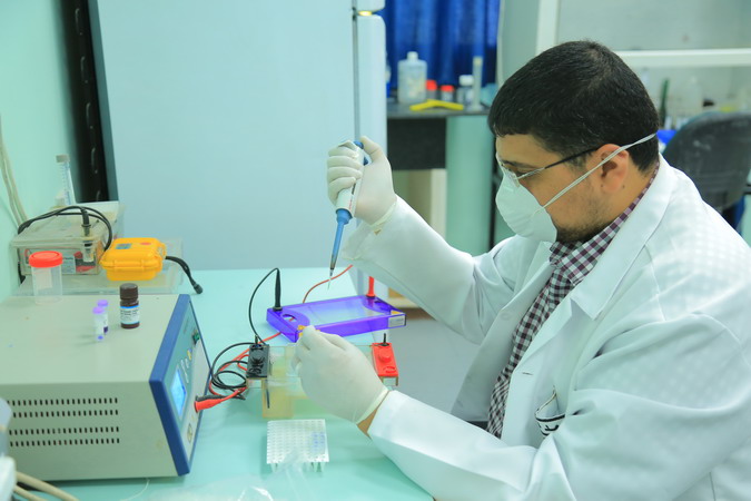 تدشين مركز “تقصي الأمراض السارية” في الجامعة الإسلامية