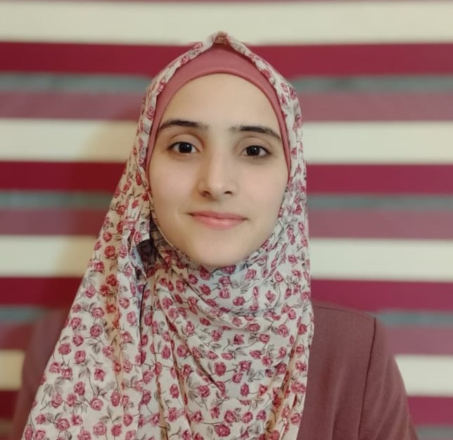 تبارك كلية التربية للطالبة مريم على حسن صالح تخصص إعداد معلم لغة عربية تميزها وحصولها على المرتبة الثالثة في مسابقة أفضل بحث علمي  مُحكّم حول أهمية “الأونروا”