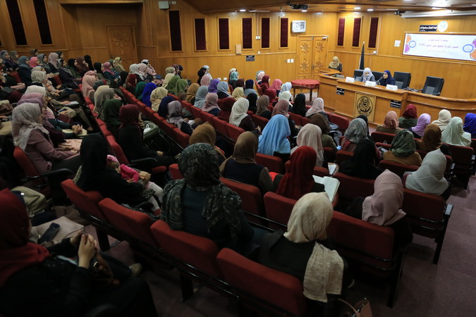 قسم القبالة ينظم محاضرة علمية تطبيقية حول قراءة وتفسير تخطيط نبض الجنين