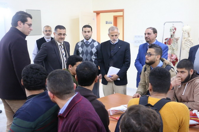 ICRC Surgeon Visits IUG’s Medicine Faculty