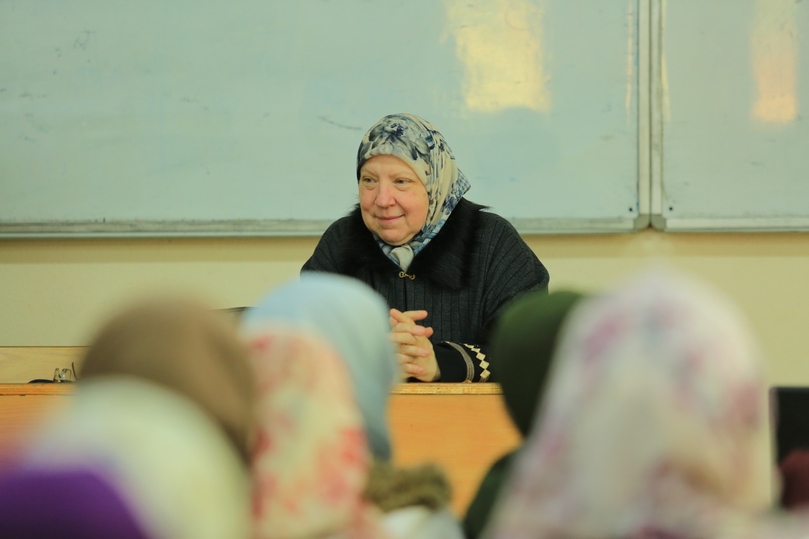 Dr. Andria Guides Students To Develop Their English Skills