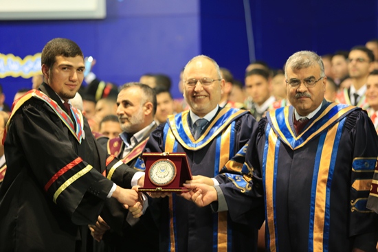 الجامعة الإسلامية تحتفل بتخريج كوكبة جديدة من طلبة كلية أصول الدين