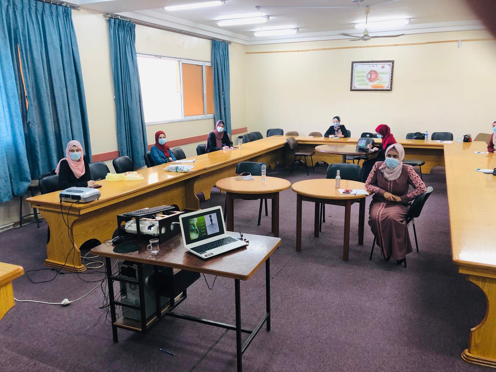 كلية التربية بالجامعة الإسلامية تباشر التعليم الوجاهي الجزئي لطلبتها ضمن إجراءات الوقاية والسلامة