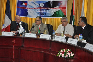 IUG Signs a Scholarships Agreement with the National Center for Scholastic and University Studies and the French Consulate in Jerusalem