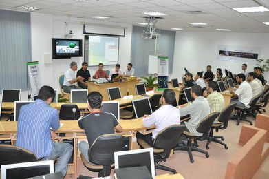 E-Learning Center, at IUG, Conducts a Training Course Entitled “Computer Literacy”