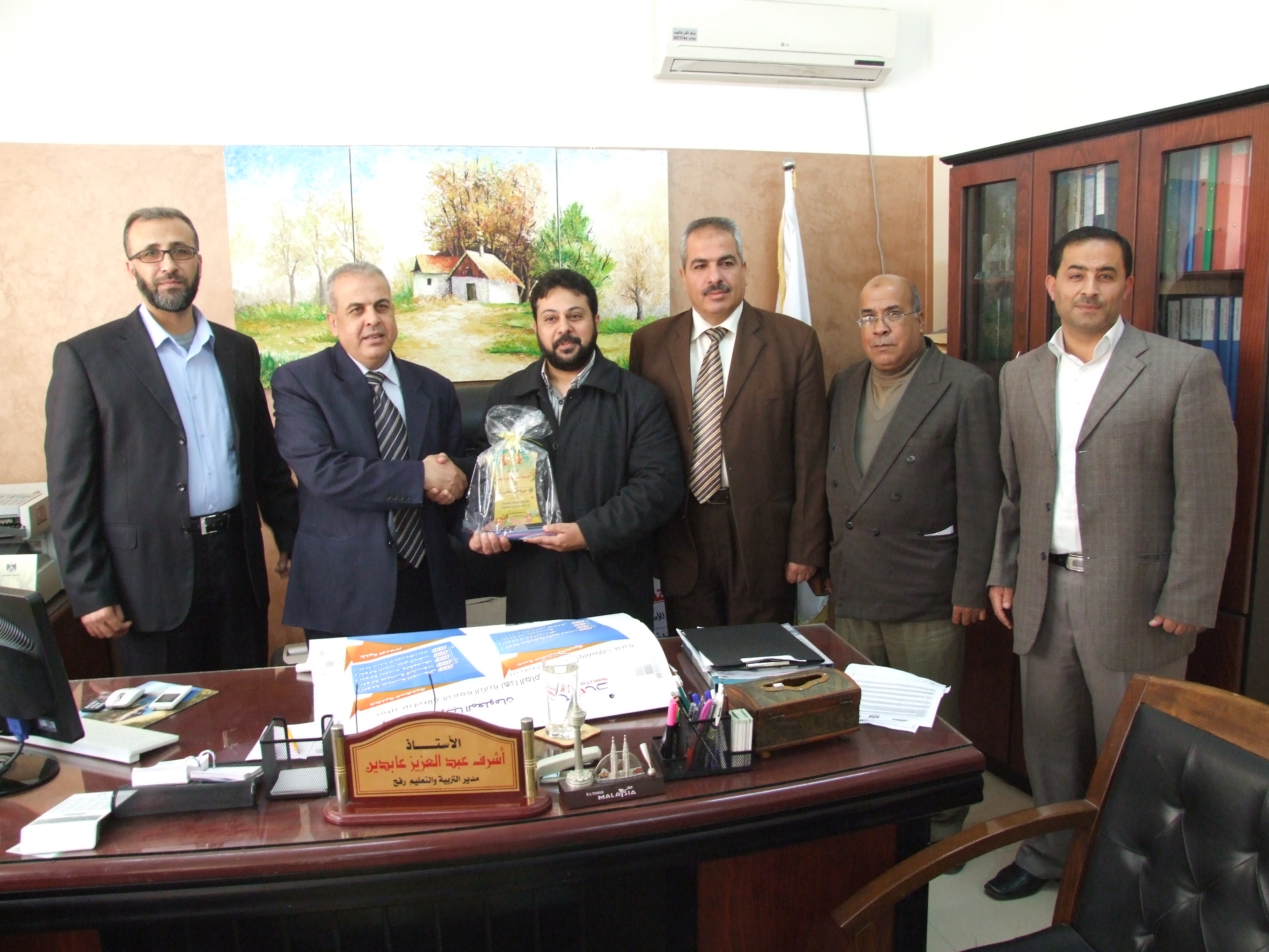 وفدٌ من فرع الجامعة الإسلامية في الجنوب يزور مديرية التربية والتعليم بمحافظة رفح