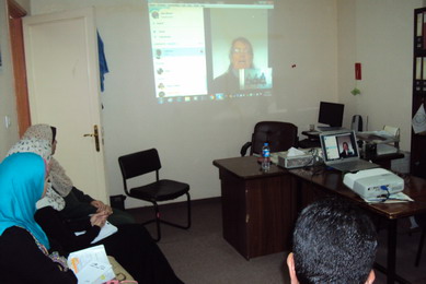 British Lawyer Delivers a Lecture about Contract Law