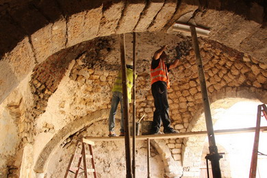 Iwan starts  renovation of Archeological Site in Deir Al-balah  City