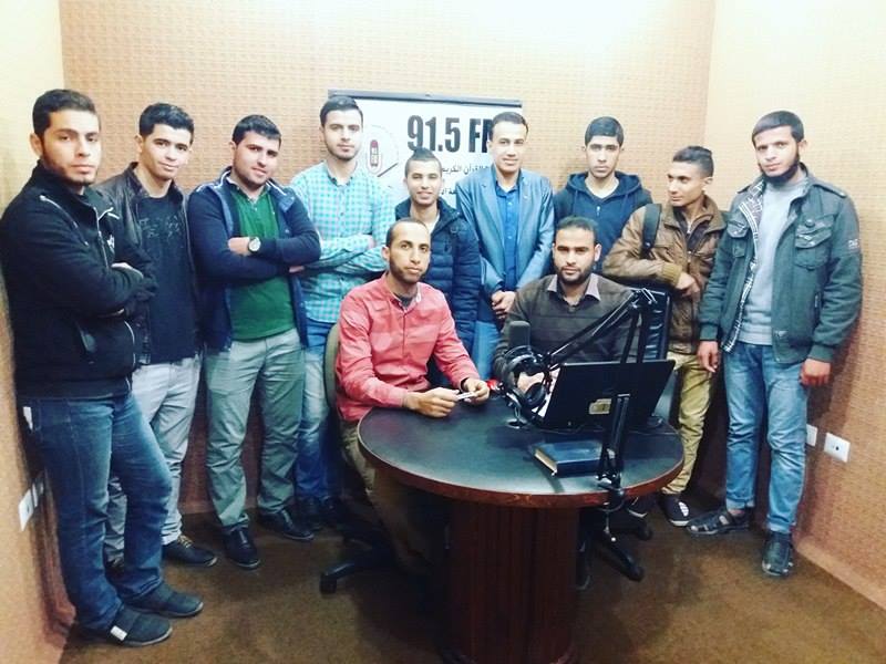 زيارة طلبة مساق تطبيقات الحاسوب التربوية لإذاعة القران الكريم بالجامعة الإسلامية