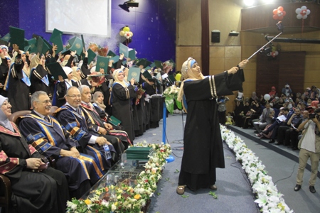 الجامعة الإسلامية تخرج دفعة جديدة من طلبة كلية التربية في أقسام المرحلة الأساسية وتعليم الاجتماعيات والإرشاد النفسي والتربية الإسلامية