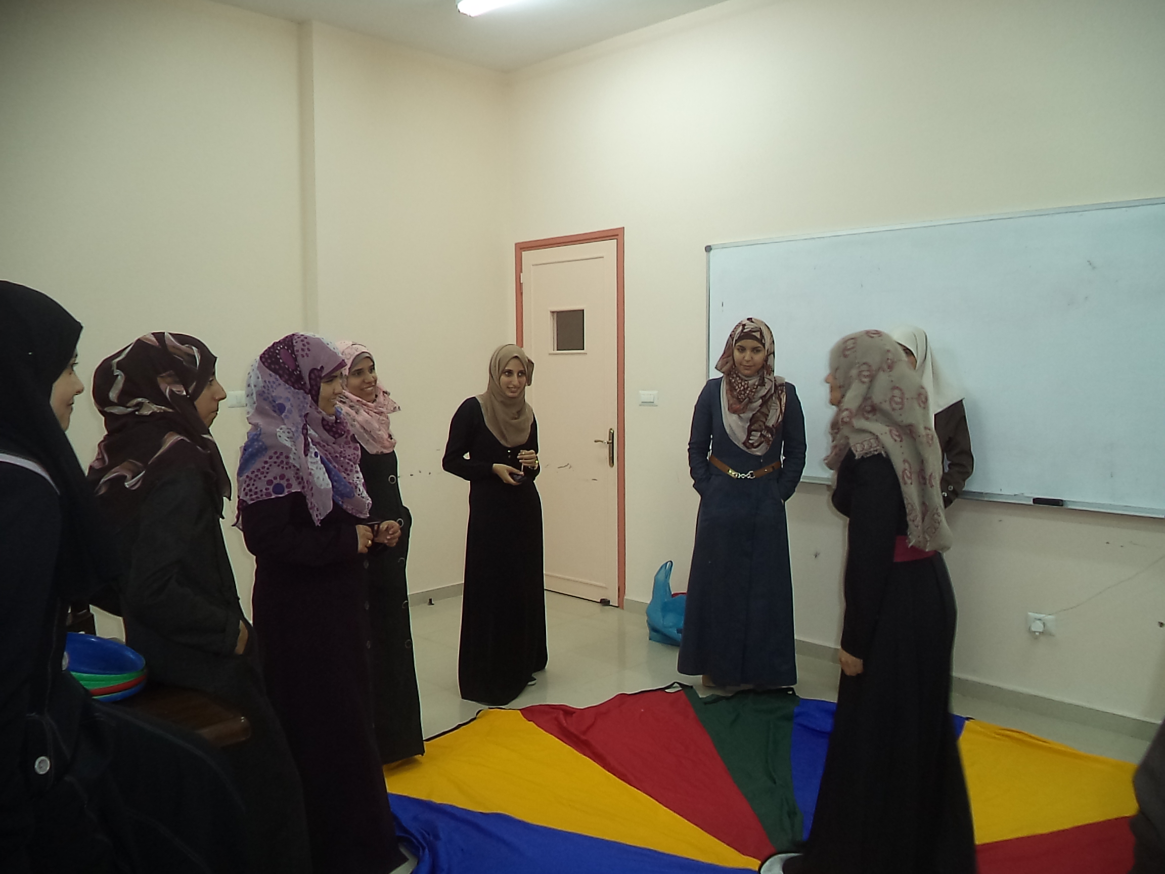 وحدة التوجيه والارشاد تنهي دورة اللمسة الشافية الخاصة بآثار الحرب الأخيرة على غزة