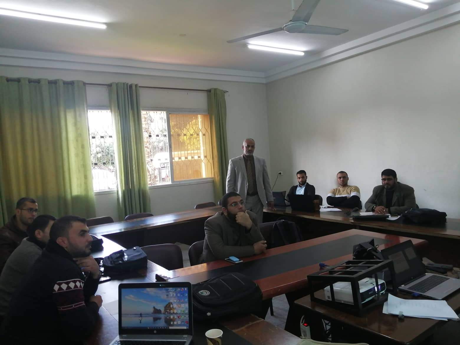 رشة عمل بعنوان تقنين أداوات الدراسة باستخدام البرنامج الإحصائي  (SPSS) لطلبة الدراسات العليا (ماجستير)،