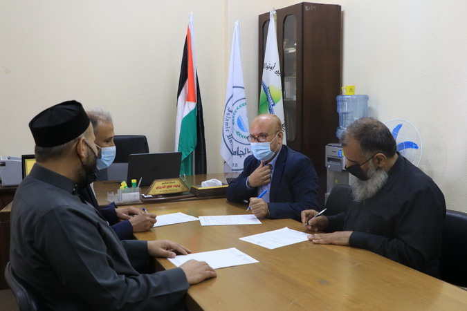 كليتا أصول الدين والشريعة والقانون توقعان مذكرة تفاهم مع رابطة علماء فلسطين بهدف رعاية مشروع “بلغوا عني ولو آية”