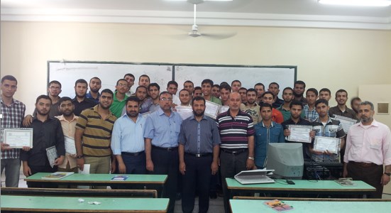 كلية التمريض تختتم فعاليات دورة إنعاش القلب والرئتين للطلبة