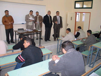 IUG President Conducts a Tour to See Exams Atmosphere
