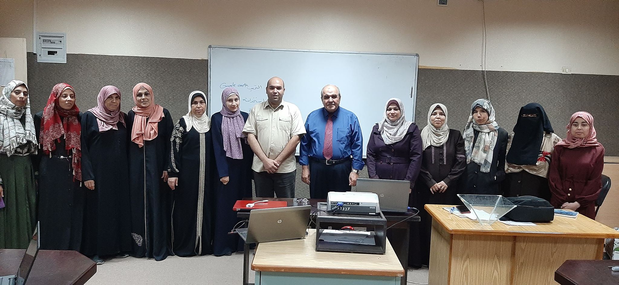تدريب لمعلمات القاهرة الأساسية ب للبنات.