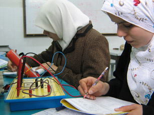 للعام الثاني على التوالي الجامعة الإسلامية بغزة تفوز بجائزة المهندس زهير حجاوي للبحث العلمي