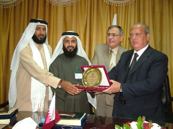 A Delegation from Qatar Visits IUG through the Sea